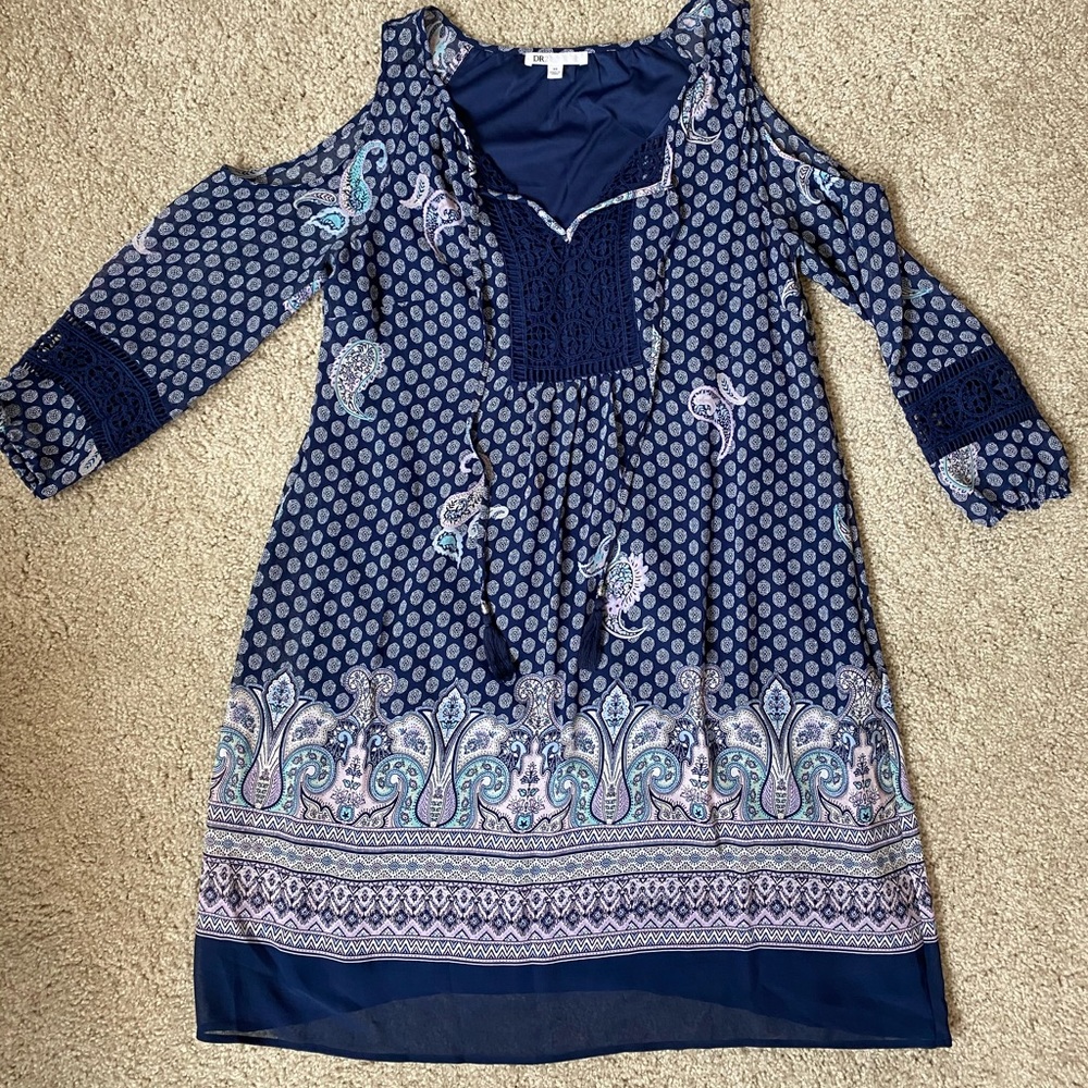 Long Sleeve Spring dress with keyhole sleeves